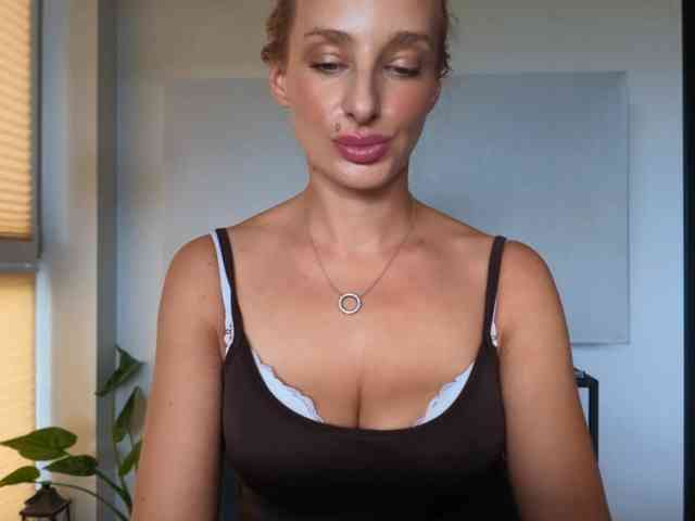 Model: MarilynShow