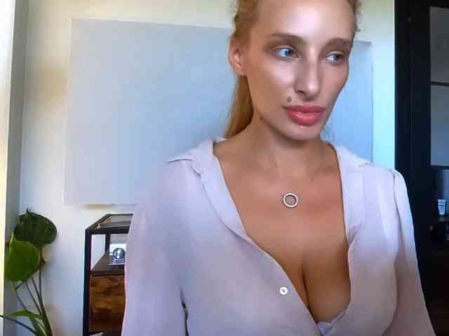 MarilynShow webcam