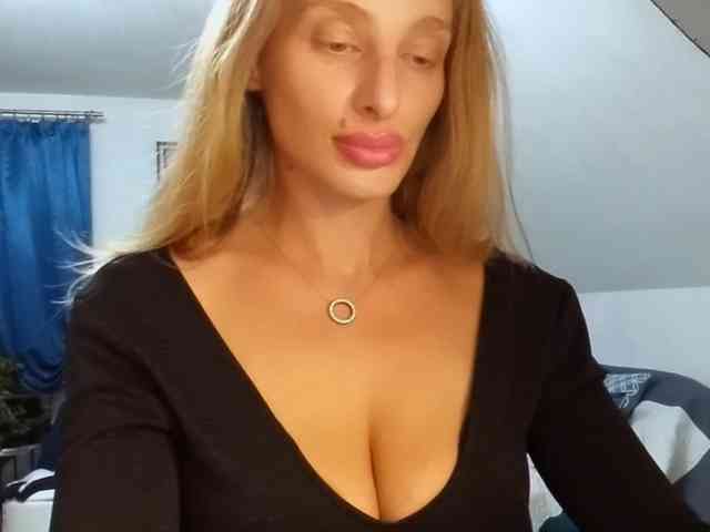 MarilynShow webcam