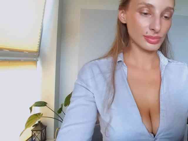 MarilynShow webcam