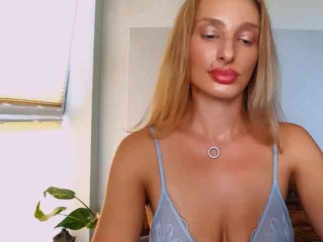 MarilynShow webcam