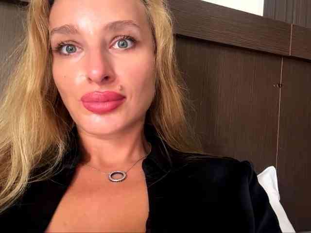 MarilynShow webcam