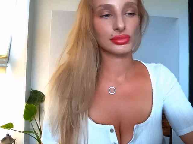 MarilynShow webcam