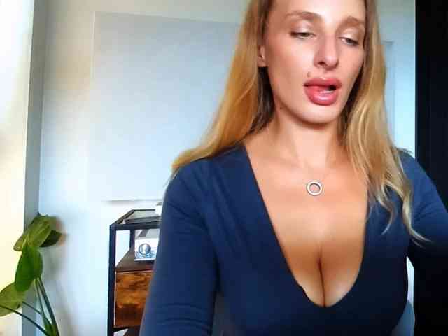 MarilynShow webcam