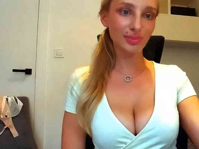 MarilynShow webcam