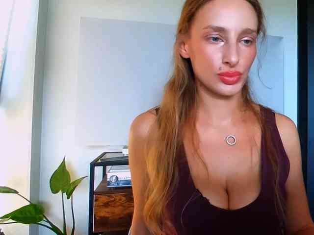 Model: MarilynShow