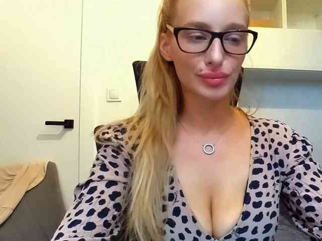 MarilynShow webcam