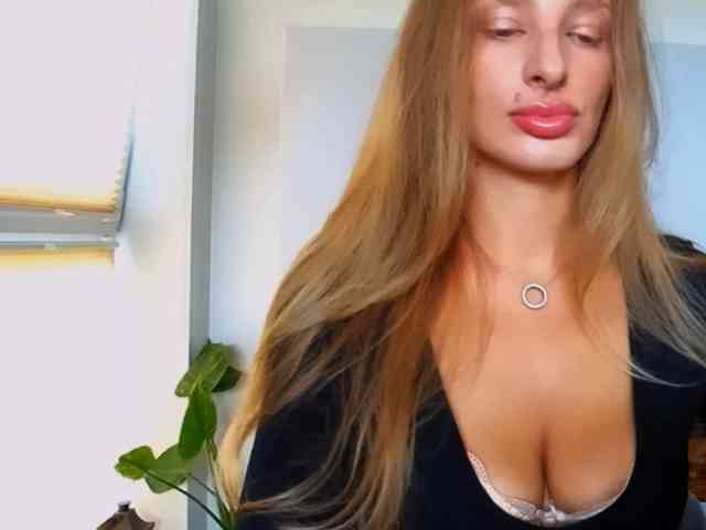 MarilynShow webcam