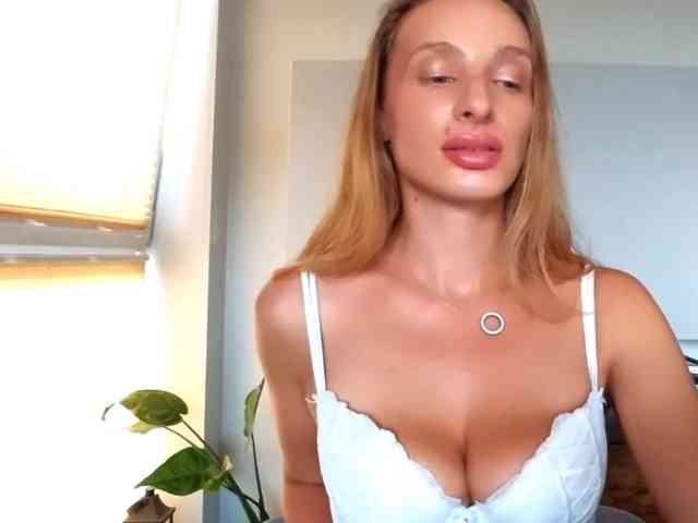 MarilynShow webcam