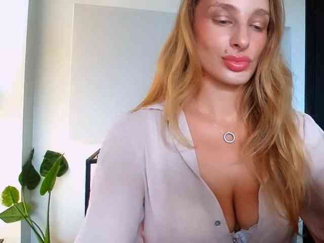 MarilynShow webcam