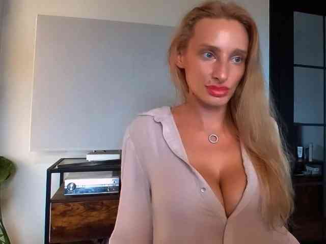Model: MarilynShow
