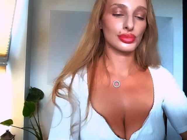 MarilynShow webcam