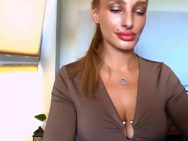 MarilynShow webcam