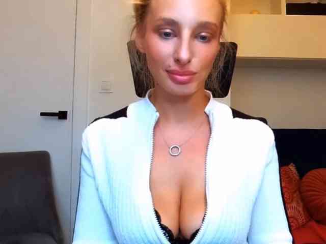MarilynShow webcam