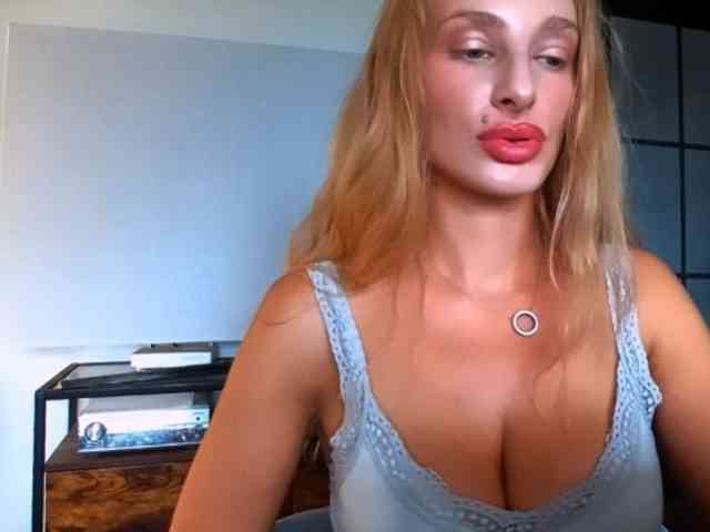 Model: MarilynShow