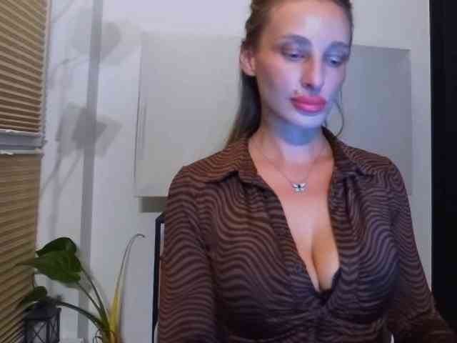 MarilynShow webcam