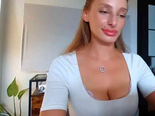 MarilynShow webcam