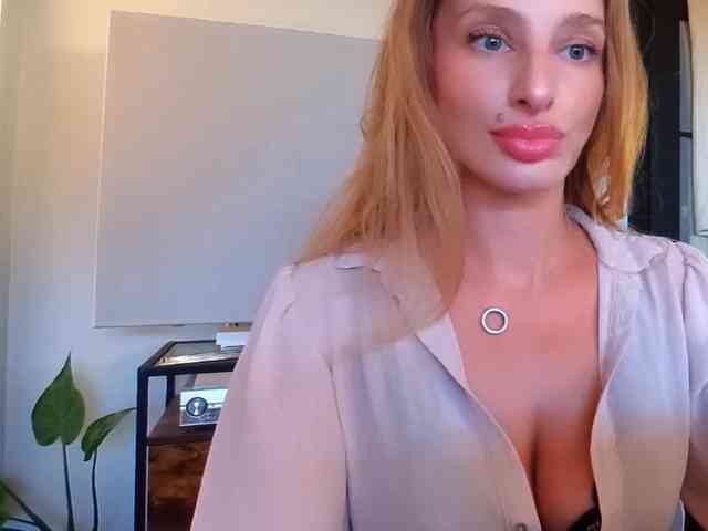 MarilynShow webcam