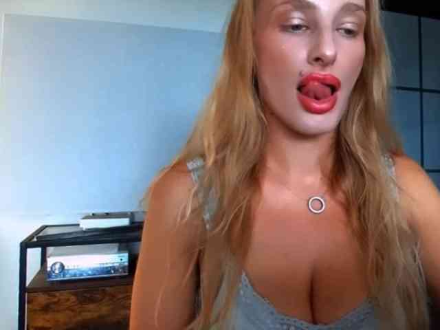 MarilynShow webcam