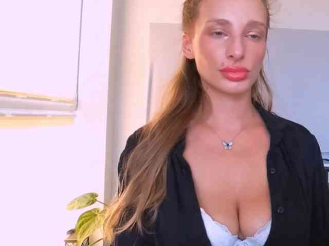 Model: MarilynShow