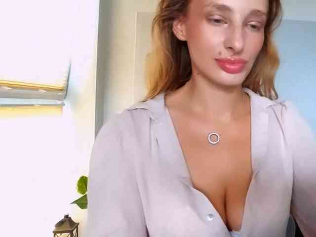 MarilynShow webcam