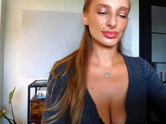 MarilynShow webcam