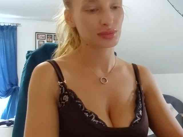 MarilynShow webcam