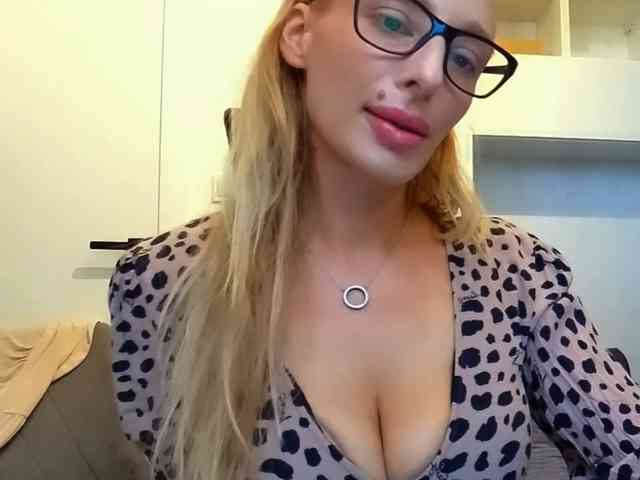 MarilynShow webcam