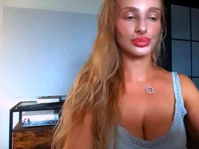 Model: MarilynShow
