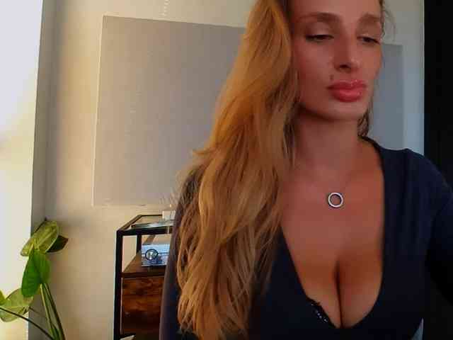MarilynShow webcam