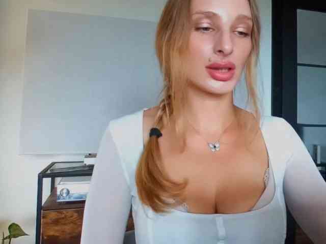 MarilynShow webcam
