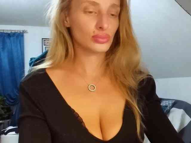 MarilynShow webcam