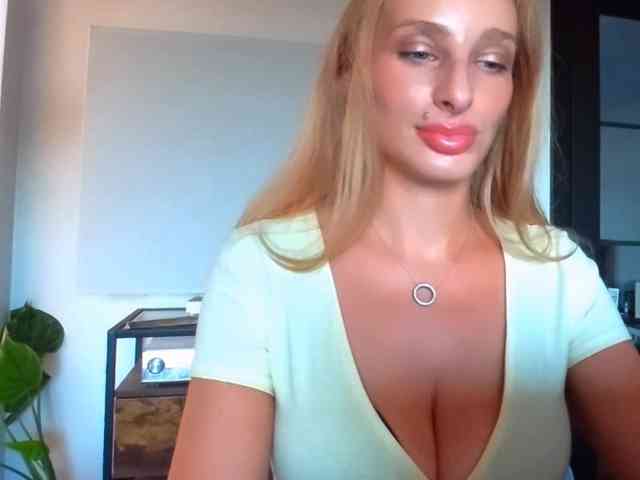 MarilynShow webcam