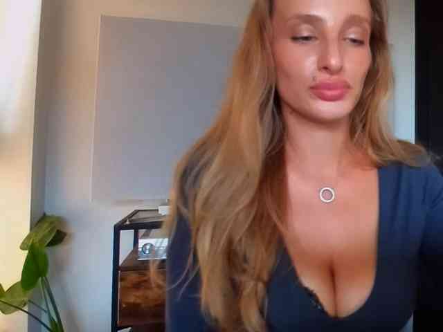 MarilynShow webcam