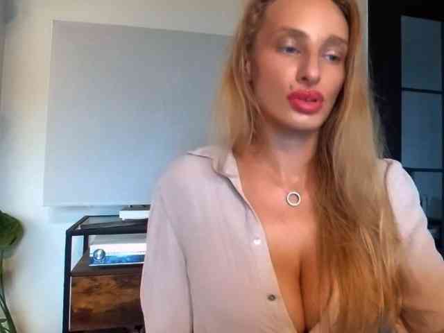 MarilynShow webcam