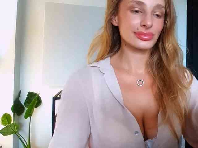 MarilynShow webcam