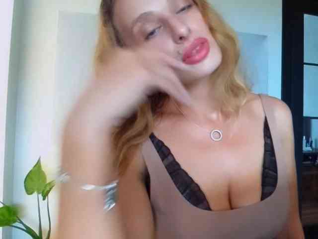 MarilynShow webcam