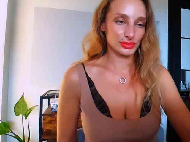 Model: MarilynShow