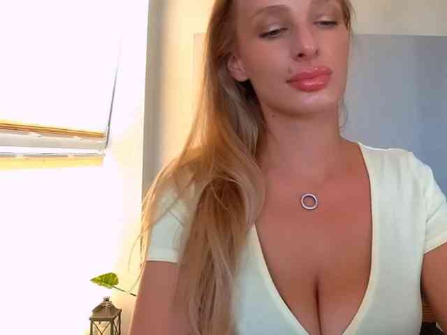 Model: MarilynShow
