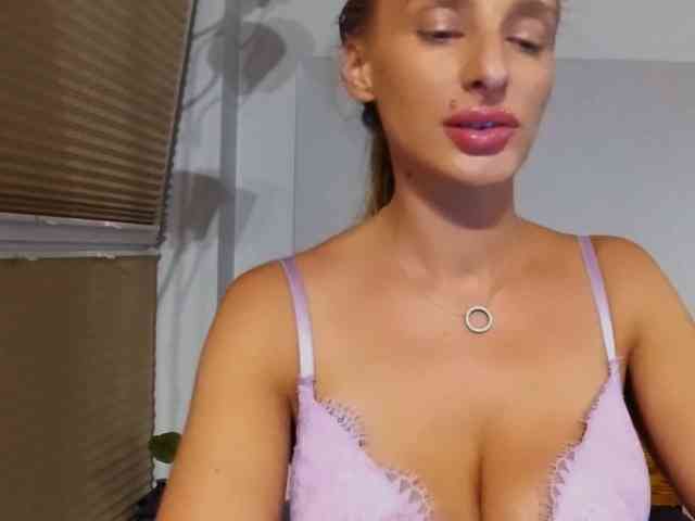 MarilynShow webcam
