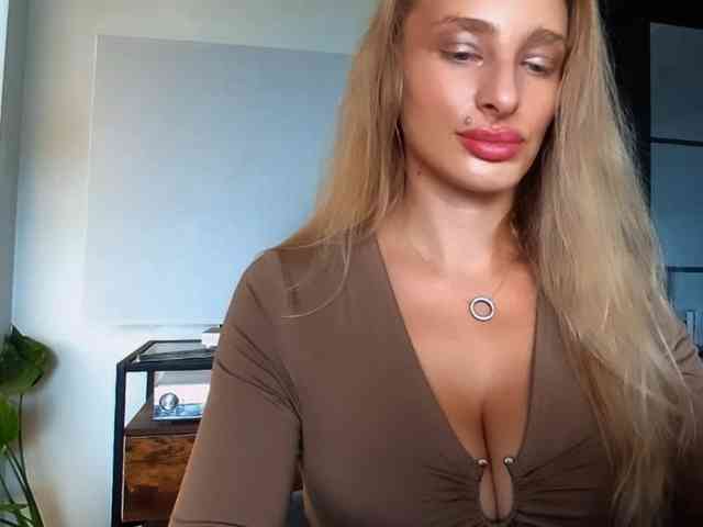 MarilynShow webcam
