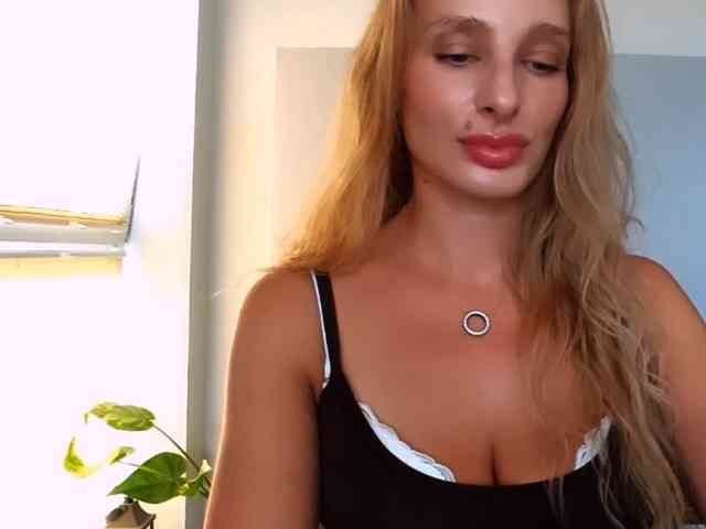 MarilynShow webcam