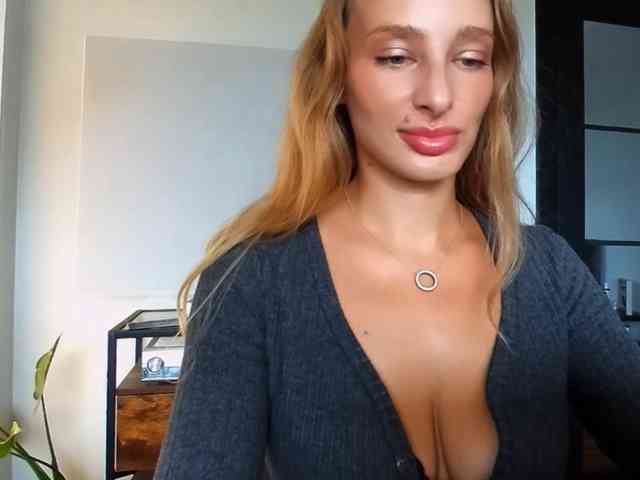 MarilynShow webcam