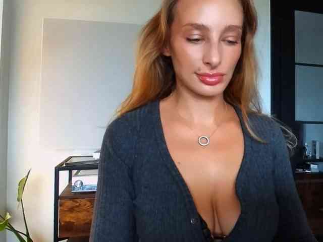 MarilynShow webcam