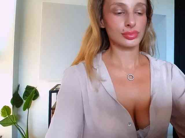 MarilynShow webcam