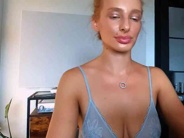 MarilynShow webcam