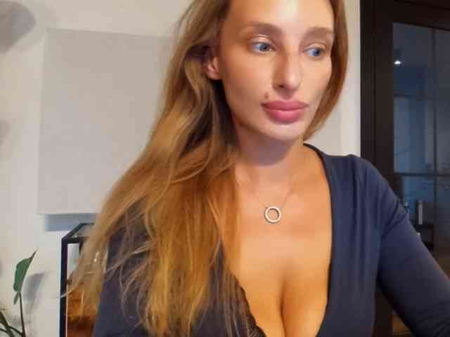 Model: MarilynShow