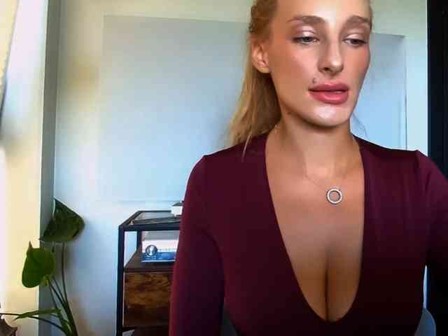 Model: MarilynShow