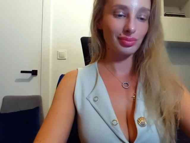Model: MarilynShow