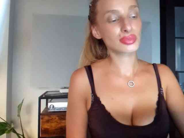 MarilynShow webcam